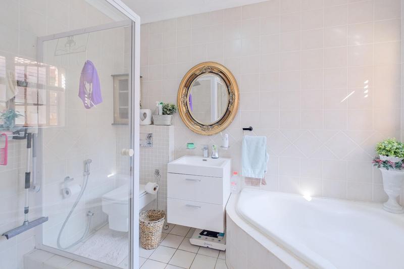 3 Bedroom Property for Sale in Wierdaglen Estate Gauteng