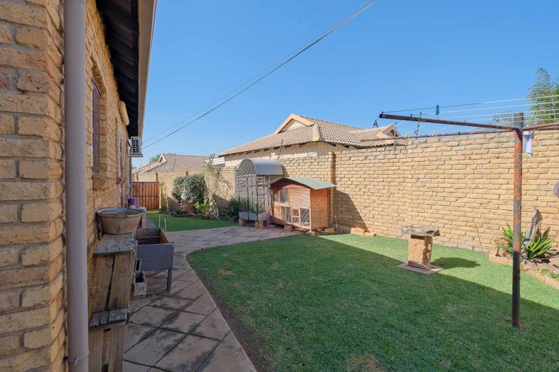 3 Bedroom Property for Sale in Wierdaglen Estate Gauteng