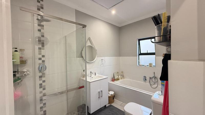 4 Bedroom Property for Sale in Golden Fields Estate Gauteng