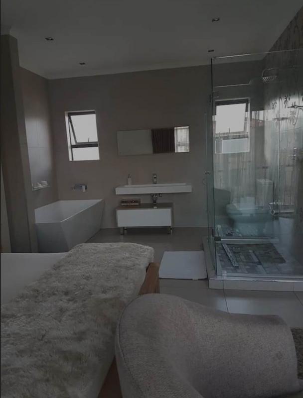 To Let 4 Bedroom Property for Rent in Ruimsig Gauteng