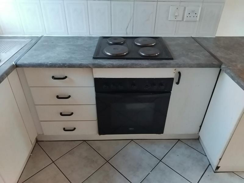 To Let 2 Bedroom Property for Rent in Weltevreden Park Gauteng