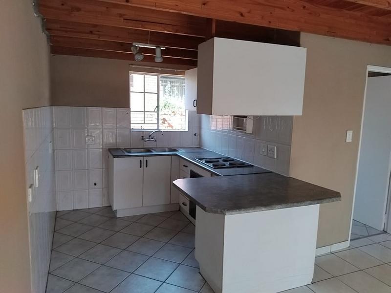 To Let 2 Bedroom Property for Rent in Weltevreden Park Gauteng