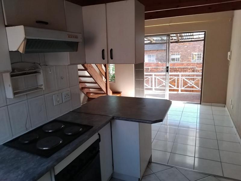 To Let 2 Bedroom Property for Rent in Weltevreden Park Gauteng