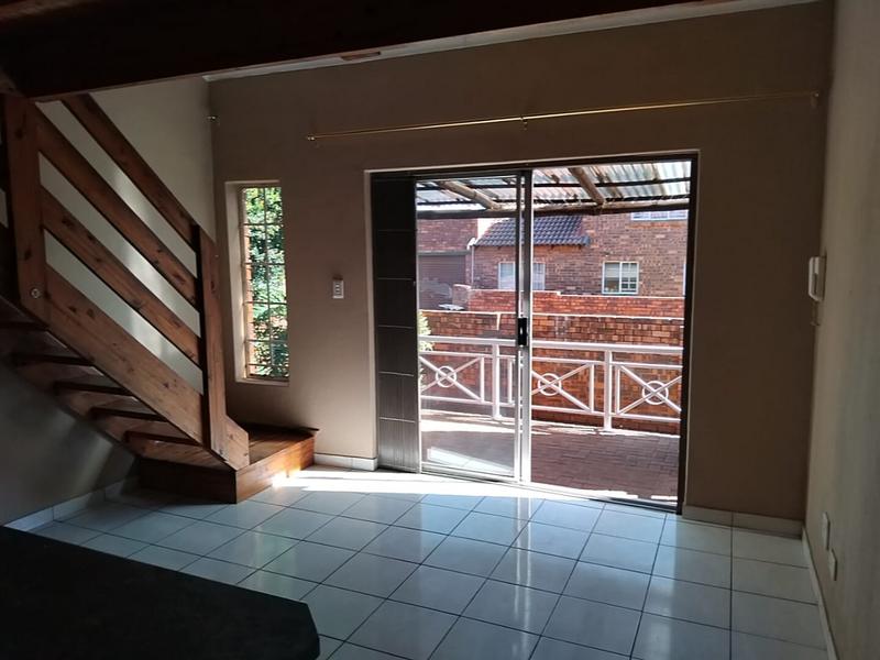 To Let 2 Bedroom Property for Rent in Weltevreden Park Gauteng