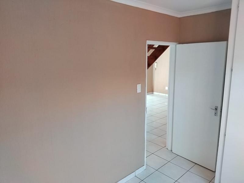 To Let 2 Bedroom Property for Rent in Weltevreden Park Gauteng