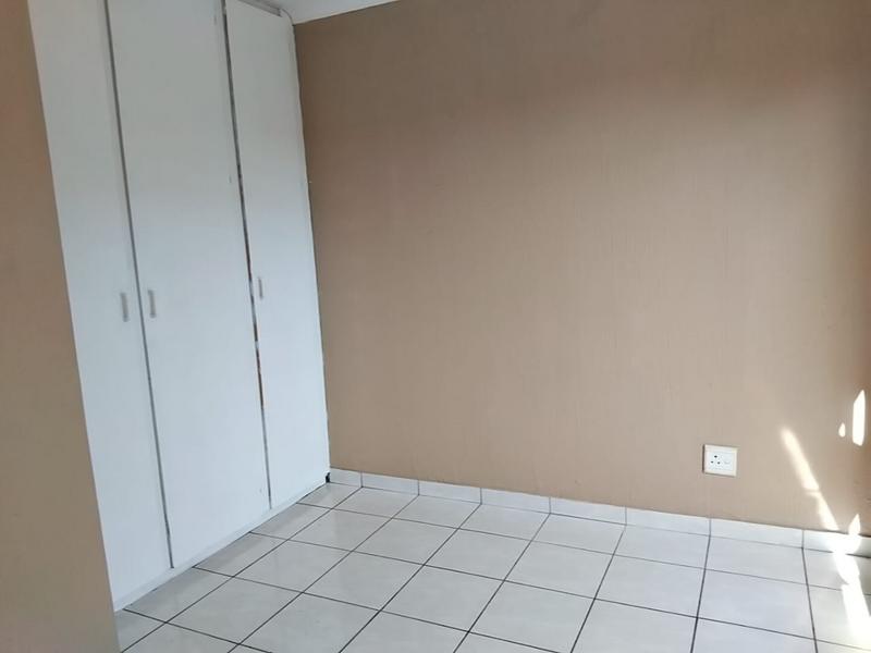 To Let 2 Bedroom Property for Rent in Weltevreden Park Gauteng