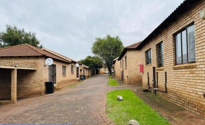 To Let 3 Bedroom Property for Rent in Witpoortjie Gauteng