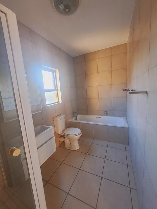 To Let 1 Bedroom Property for Rent in Broadacres Gauteng