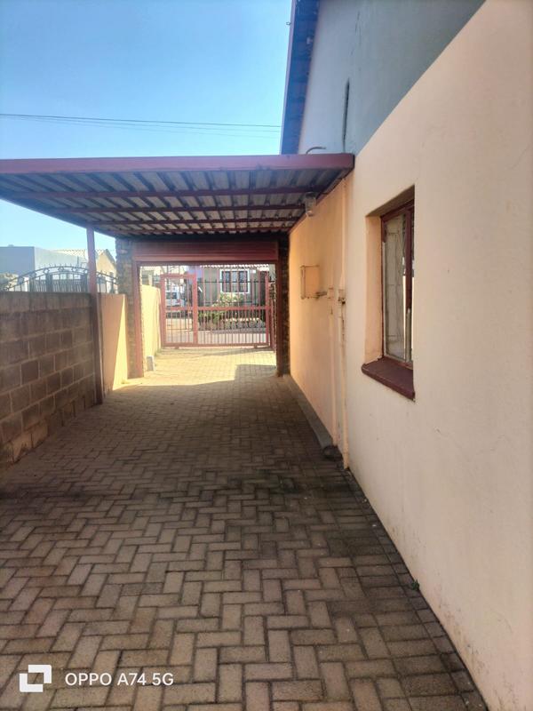 2 Bedroom Property for Sale in Meadowlands Gauteng