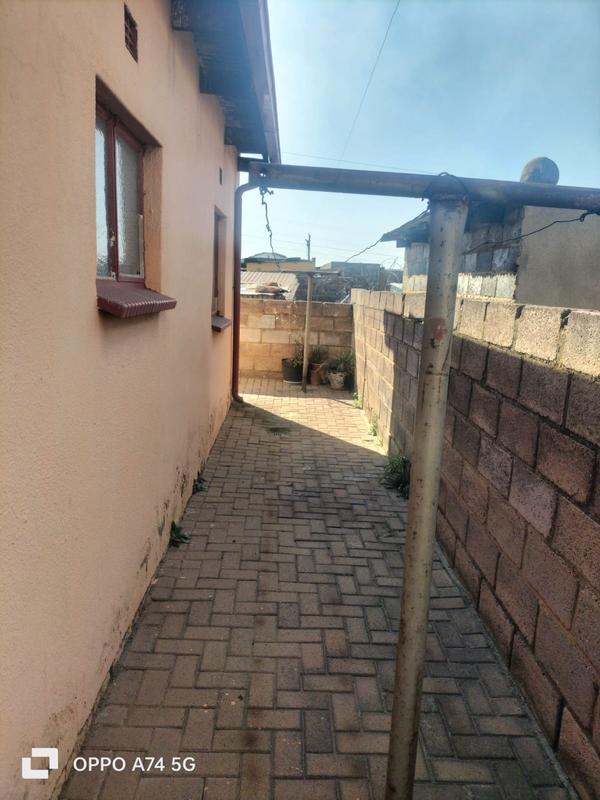 2 Bedroom Property for Sale in Meadowlands Gauteng