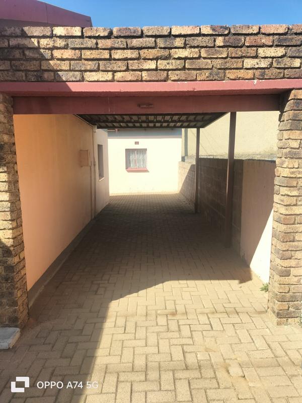 2 Bedroom Property for Sale in Meadowlands Gauteng