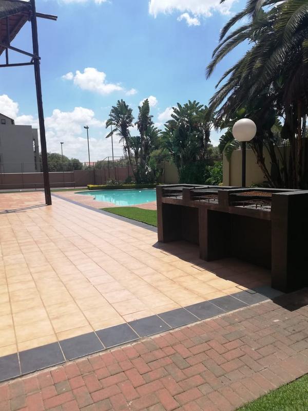 To Let 1 Bedroom Property for Rent in Pineslopes Gauteng