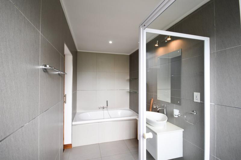 To Let 4 Bedroom Property for Rent in Midstream Estate Gauteng