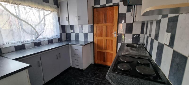 2 Bedroom Property for Sale in Dawn Park Gauteng