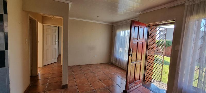 2 Bedroom Property for Sale in Dawn Park Gauteng