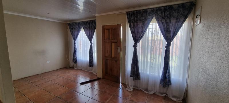 2 Bedroom Property for Sale in Dawn Park Gauteng