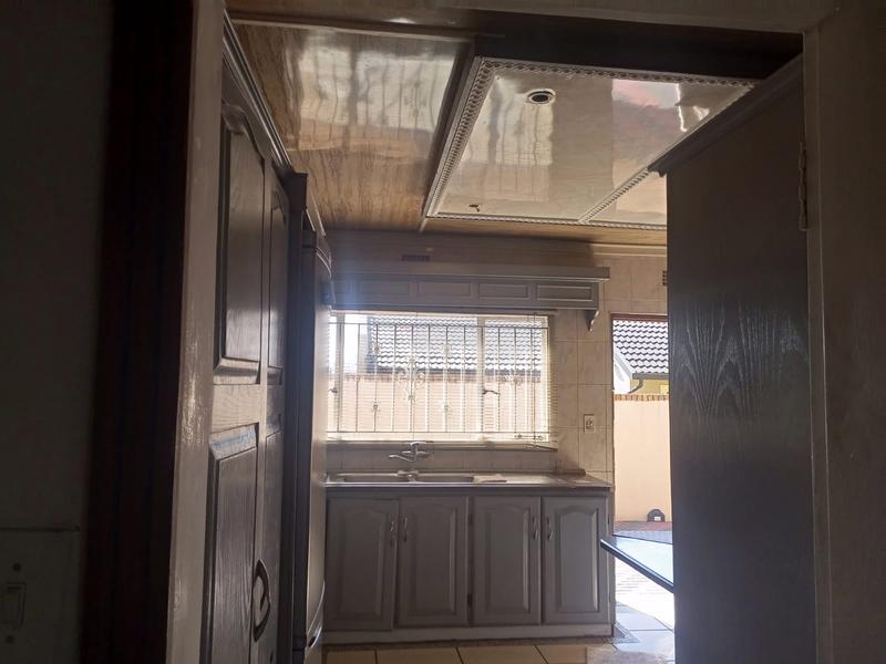 4 Bedroom Property for Sale in Diepkloof Gauteng