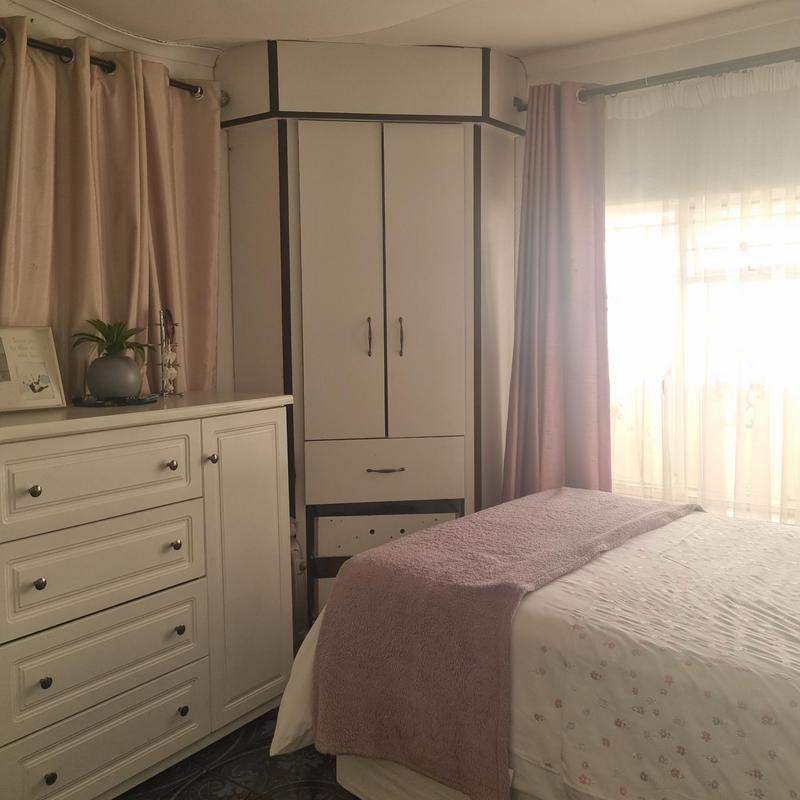 4 Bedroom Property for Sale in Diepkloof Gauteng