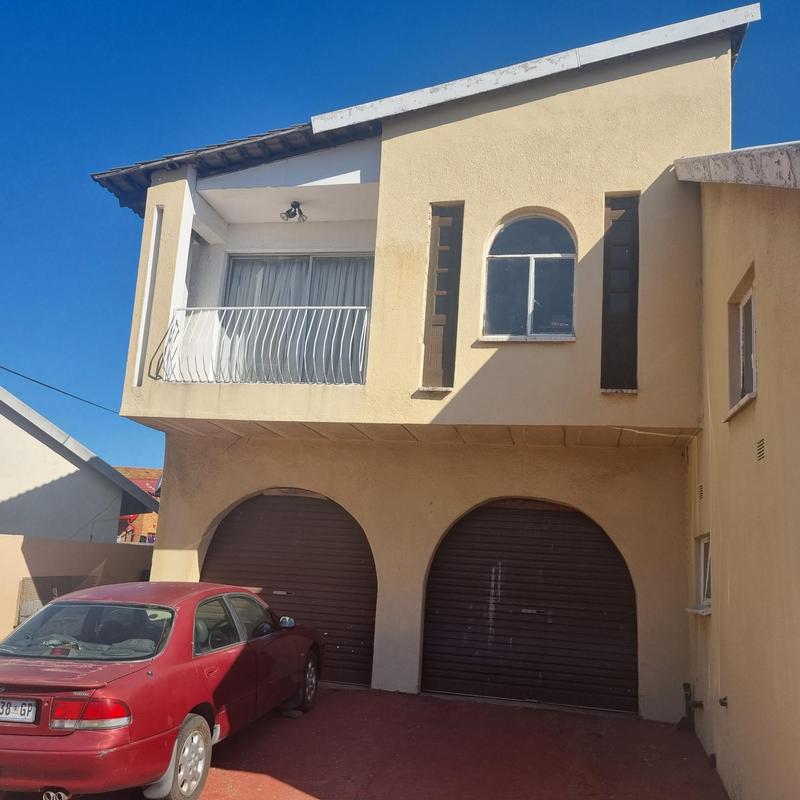 4 Bedroom Property for Sale in Diepkloof Gauteng