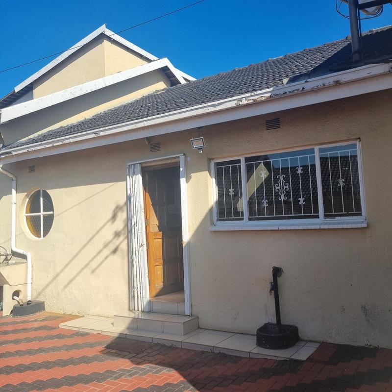 4 Bedroom Property for Sale in Diepkloof Gauteng