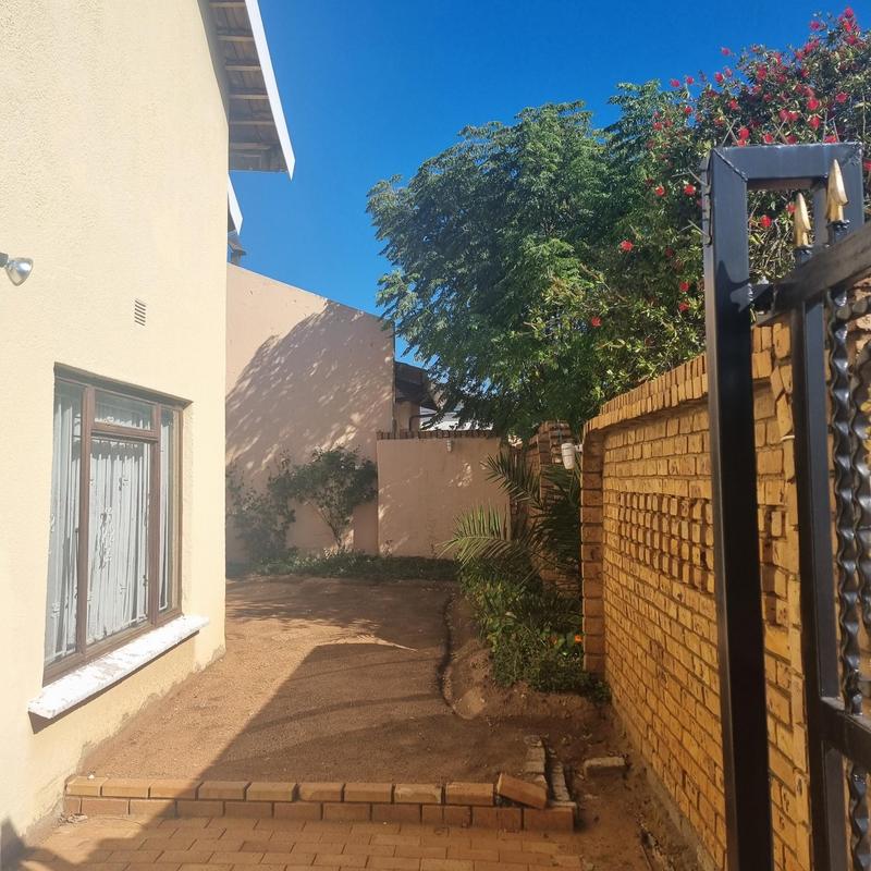 4 Bedroom Property for Sale in Diepkloof Gauteng
