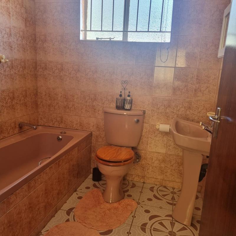4 Bedroom Property for Sale in Diepkloof Gauteng