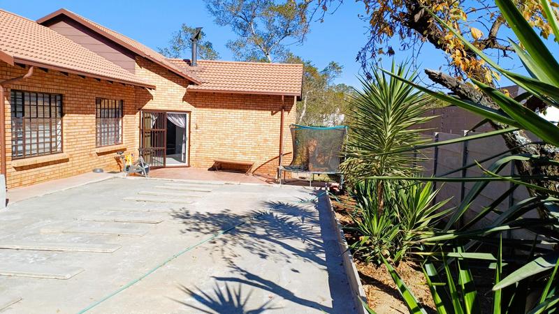 4 Bedroom Property for Sale in Country View Gauteng