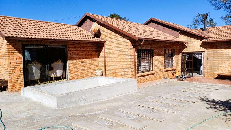 4 Bedroom Property for Sale in Country View Gauteng