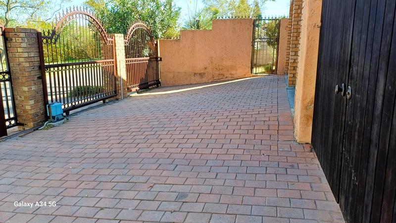 4 Bedroom Property for Sale in Country View Gauteng