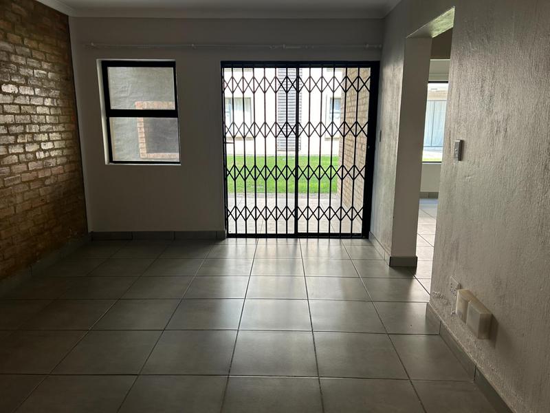 To Let 2 Bedroom Property for Rent in Pomona Gauteng
