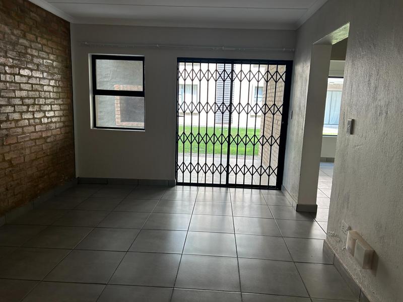 To Let 2 Bedroom Property for Rent in Pomona Gauteng