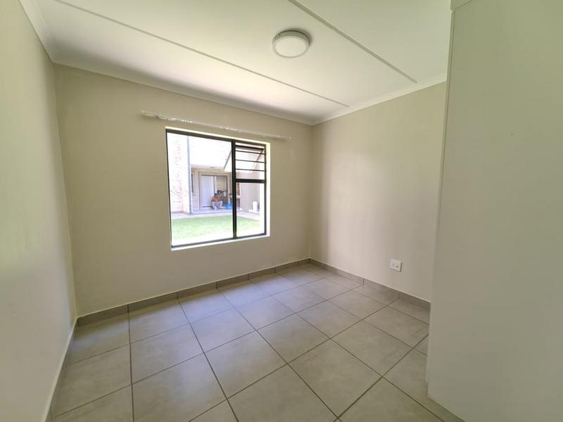 To Let 2 Bedroom Property for Rent in Pomona Gauteng