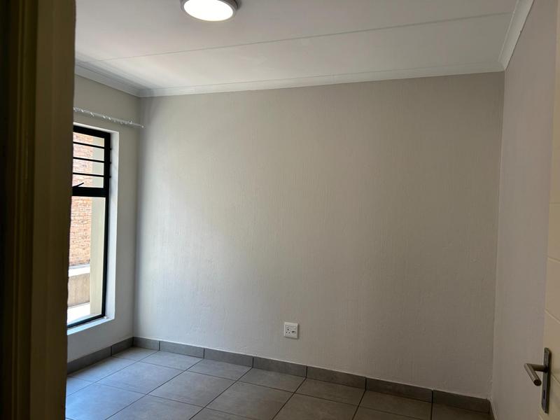 To Let 2 Bedroom Property for Rent in Pomona Gauteng