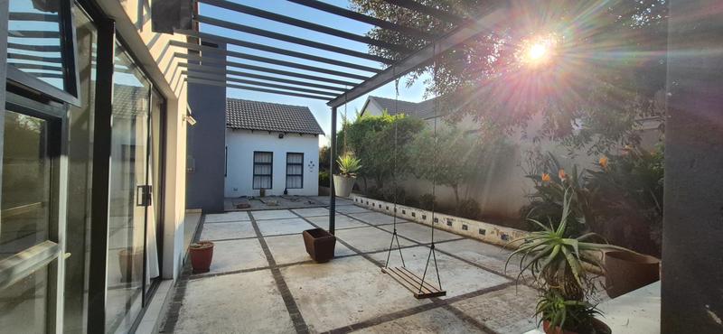 4 Bedroom Property for Sale in Midstream Ridge Gauteng