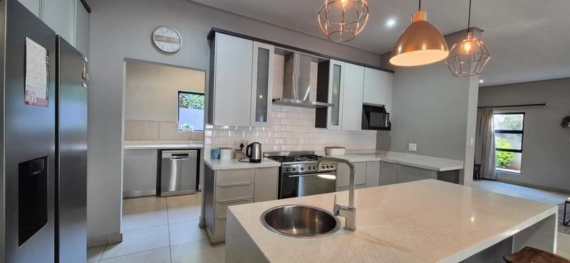 4 Bedroom Property for Sale in Midstream Ridge Gauteng