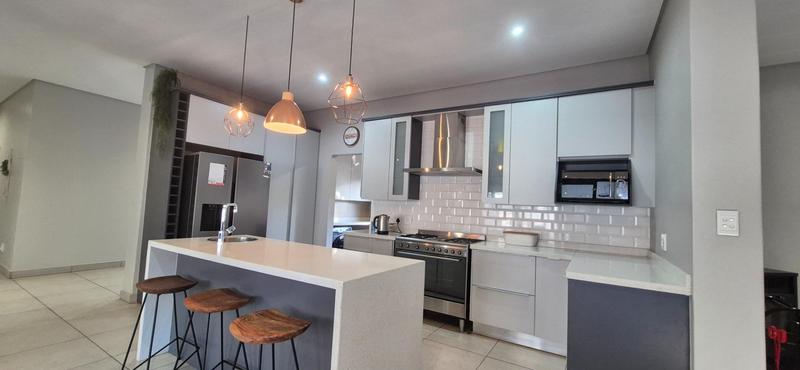 4 Bedroom Property for Sale in Midstream Ridge Gauteng