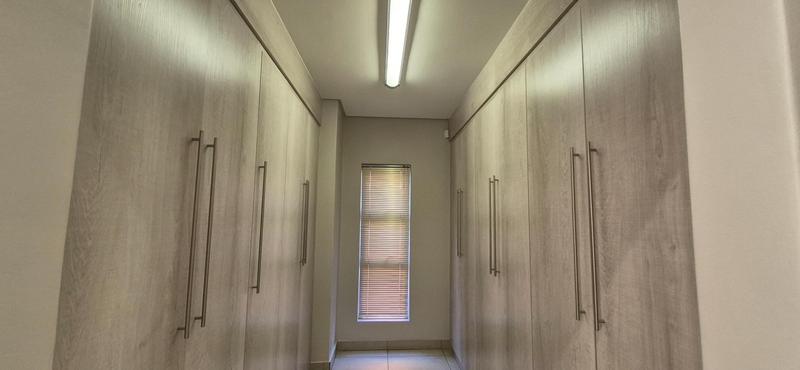 4 Bedroom Property for Sale in Midstream Ridge Gauteng