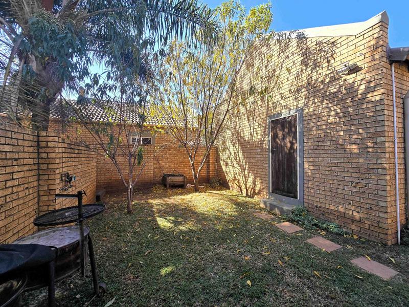 2 Bedroom Property for Sale in Equestria Gauteng