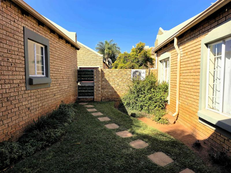 2 Bedroom Property for Sale in Equestria Gauteng