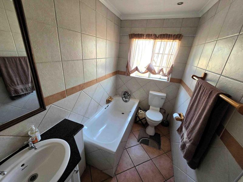 2 Bedroom Property for Sale in Equestria Gauteng