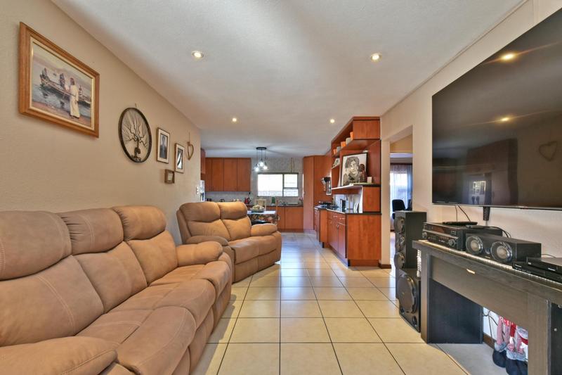 3 Bedroom Property for Sale in Sundowner Gauteng