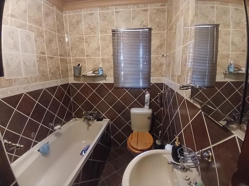 2 Bedroom Property for Sale in Florida Gauteng