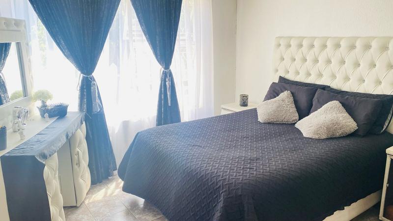 2 Bedroom Property for Sale in Florida Gauteng