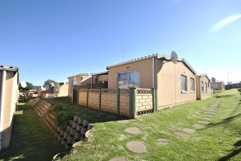 3 Bedroom Property for Sale in Florida Lake Gauteng