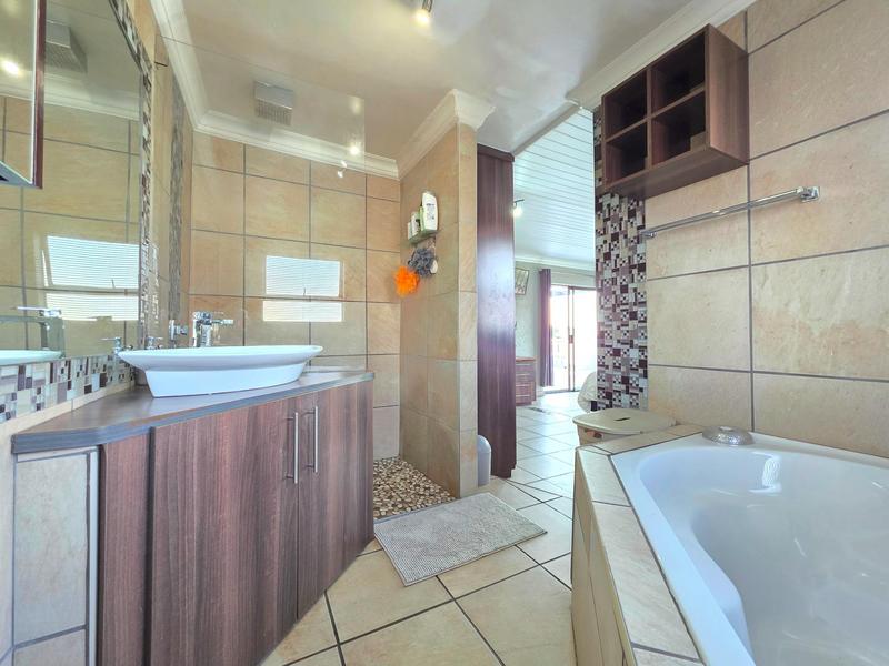 4 Bedroom Property for Sale in Rangeview Gauteng