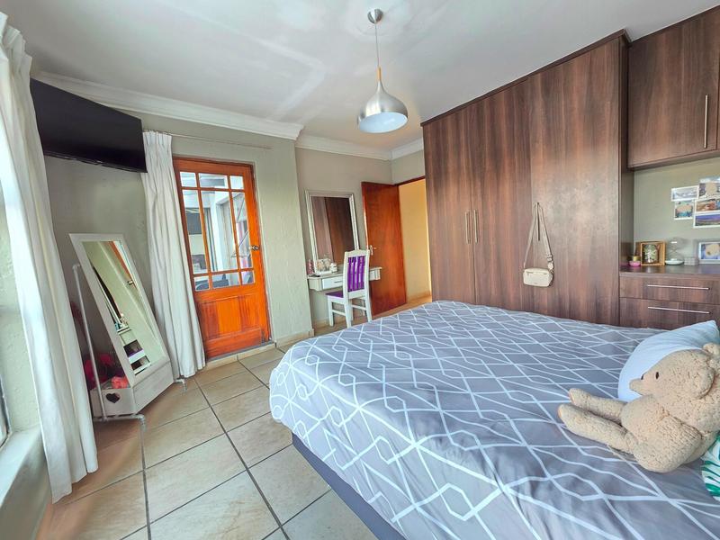 4 Bedroom Property for Sale in Rangeview Gauteng