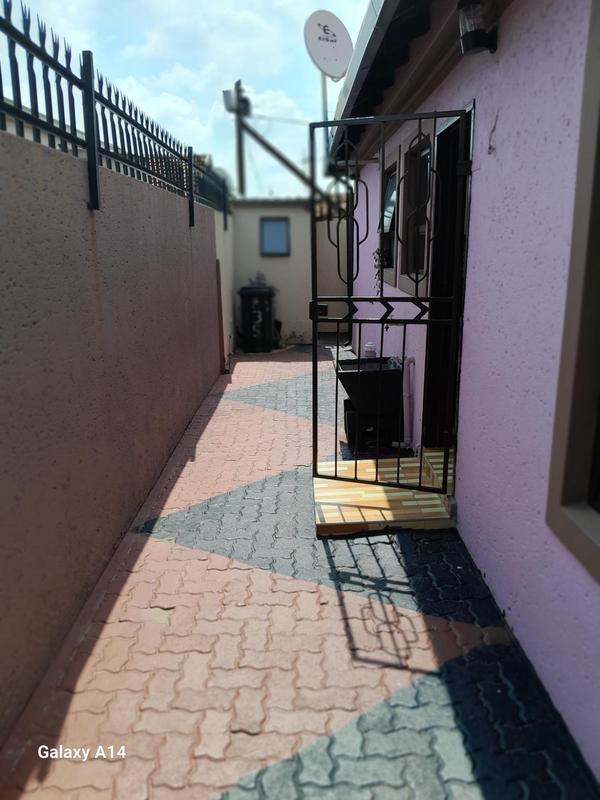 3 Bedroom Property for Sale in Pimville Zone 4 Gauteng