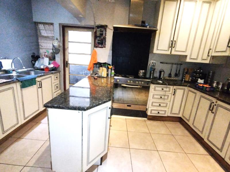 6 Bedroom Property for Sale in Kliprivier Gauteng