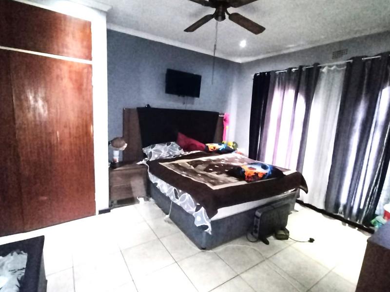 6 Bedroom Property for Sale in Kliprivier Gauteng