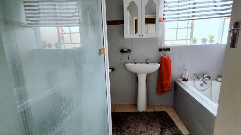 2 Bedroom Property for Sale in Annlin Gauteng